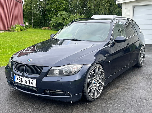 BMW 325i 3 of 6
