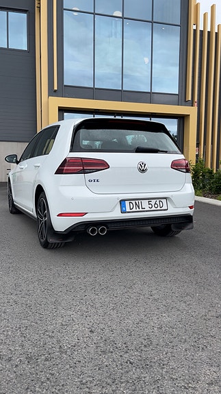 Volkswagen Golf VII 2 of 5