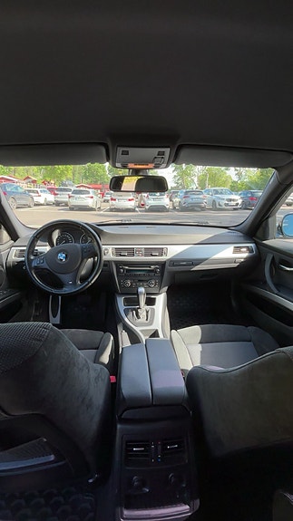 BMW 325i 6 of 7