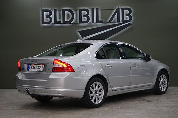 Volvo S80 3 of 5
