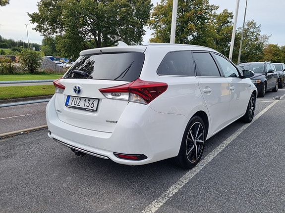 Toyota Auris 4 of 7