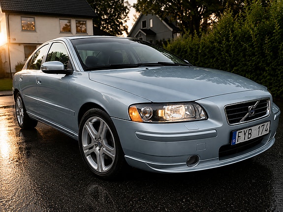 Volvo S60 4 of 5