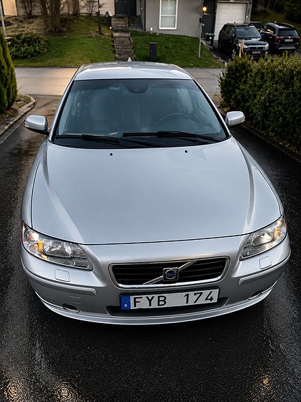 Volvo S60 2 of 5
