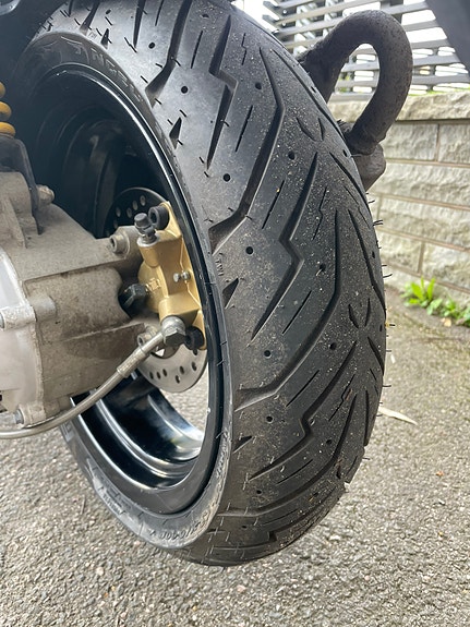 Aprilia SR50 R 6 of 10