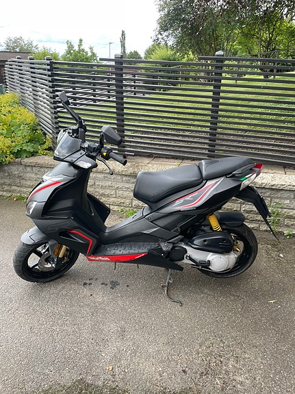 Aprilia SR50 R 2 of 10