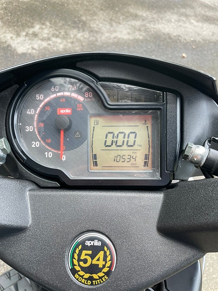 Aprilia SR50 R 4 of 10