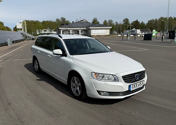 Volvo V70 3 of 11