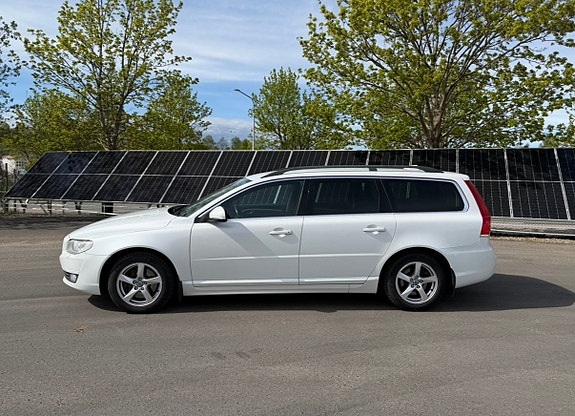 Volvo V70 2 of 11