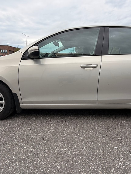 Volkswagen Golf VI 3 of 5