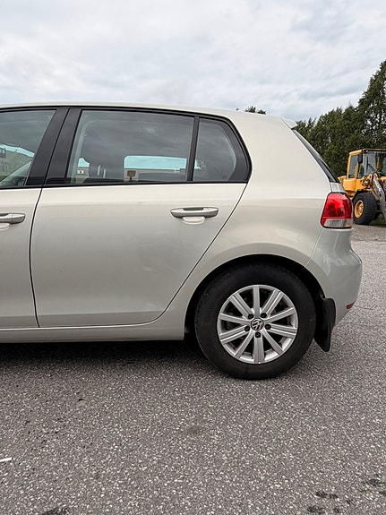 Volkswagen Golf VI 4 of 5