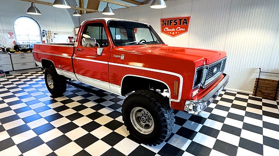 Chevrolet K20 7 of 30