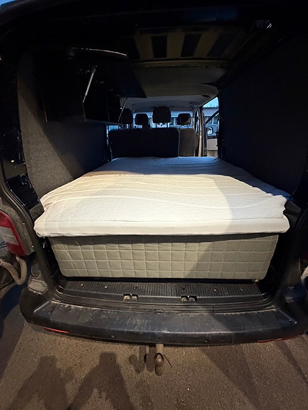 Volkswagen Transporter 2 of 5