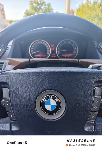 BMW 745i 4 of 5