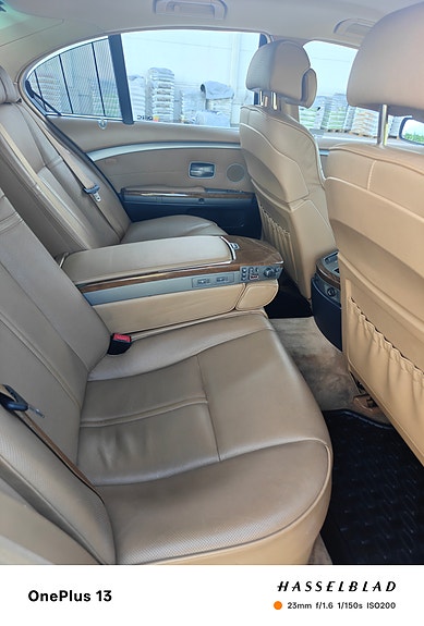BMW 745i 11 of 11