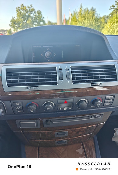BMW 745i 5 of 5