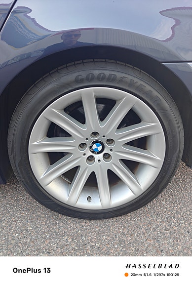 BMW 745i 9 of 11