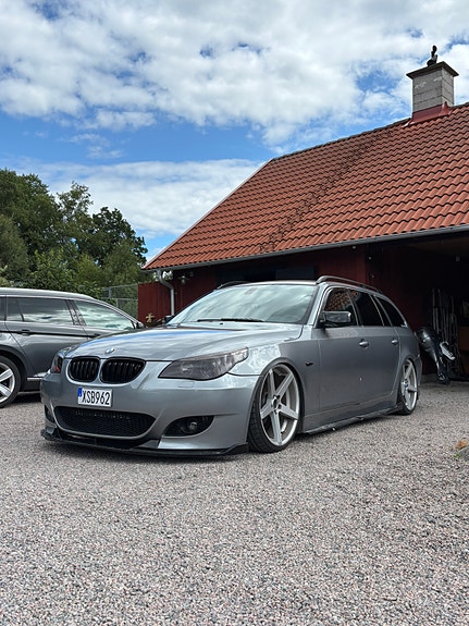 BMW 520d 3 of 5