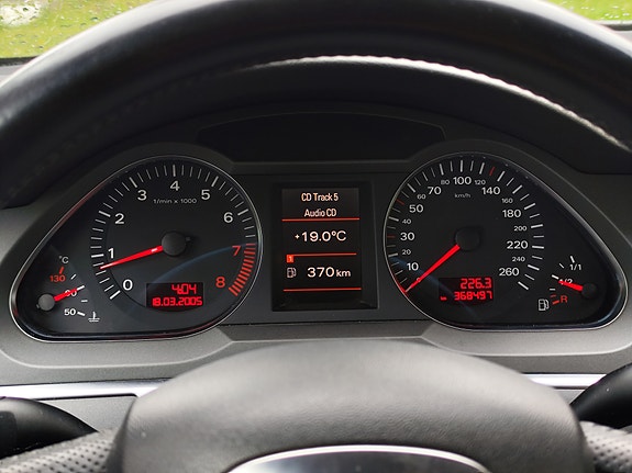 Audi A6 4 of 5