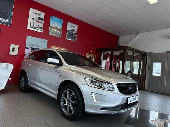 Volvo XC60 2 of 5