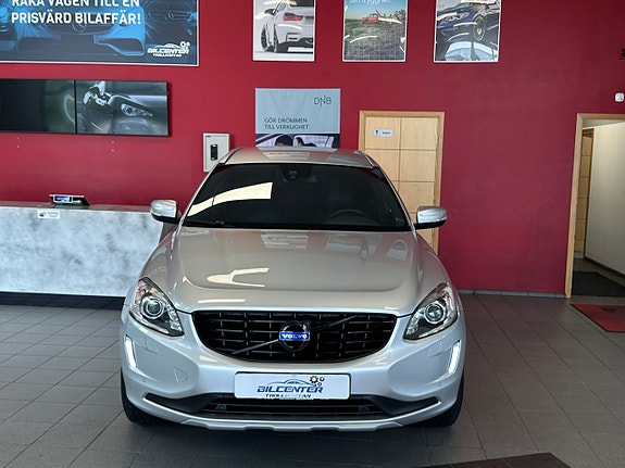 Volvo XC60 3 of 5