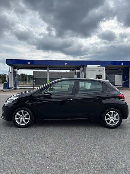 Peugeot 208 6 of 13