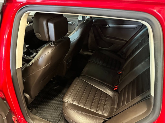 Volkswagen Passat 6 of 6