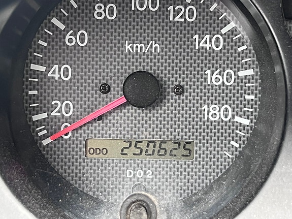 Toyota RAV4 8 of 9