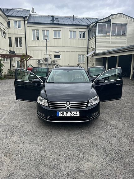 Volkswagen Passat 10 of 17