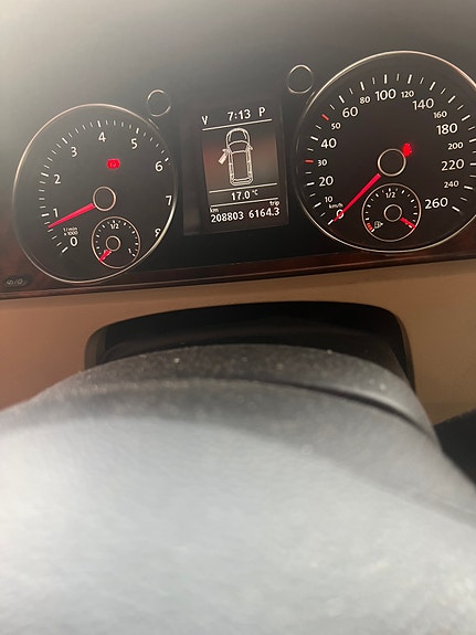 Volkswagen Passat 15 of 17