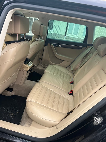 Volkswagen Passat 6 of 17