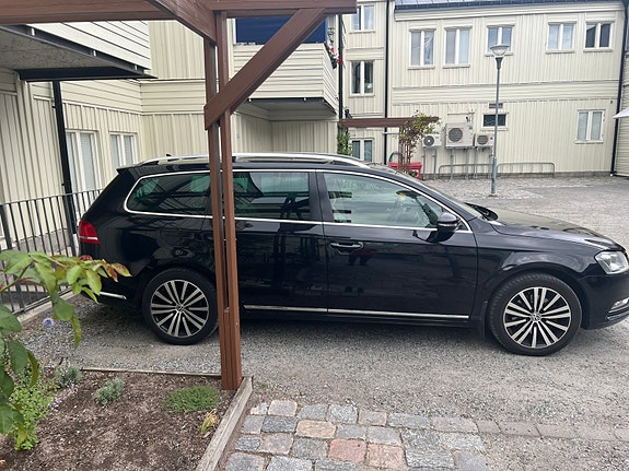Volkswagen Passat 4 of 17