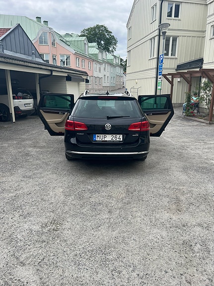 Volkswagen Passat 11 of 17