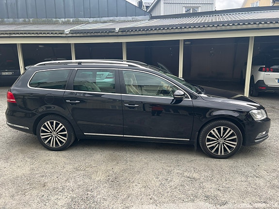 Volkswagen Passat 12 of 17