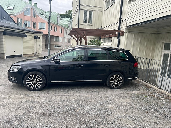 Volkswagen Passat 5 of 17