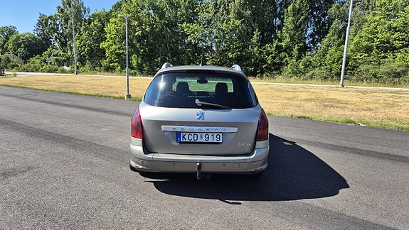 Peugeot 308 SW 4 of 5