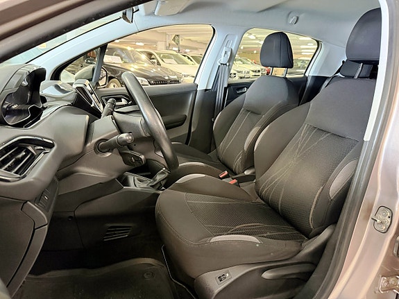 Peugeot 208 9 of 20
