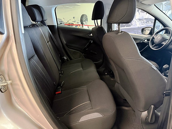 Peugeot 208 11 of 20
