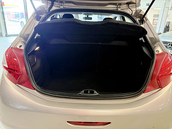 Peugeot 208 19 of 20
