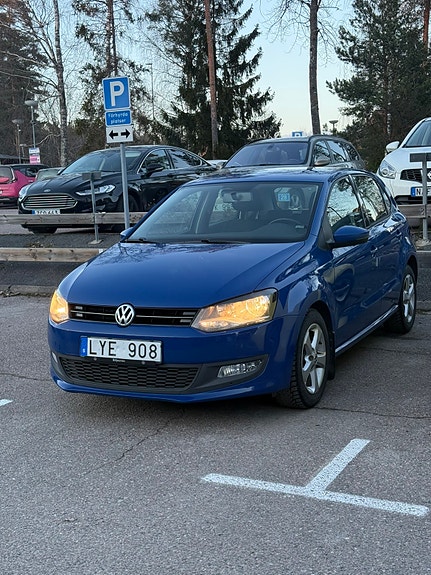 Volkswagen Polo 2 of 8