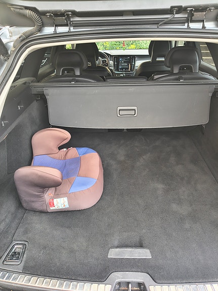 Volvo V90 2 of 5