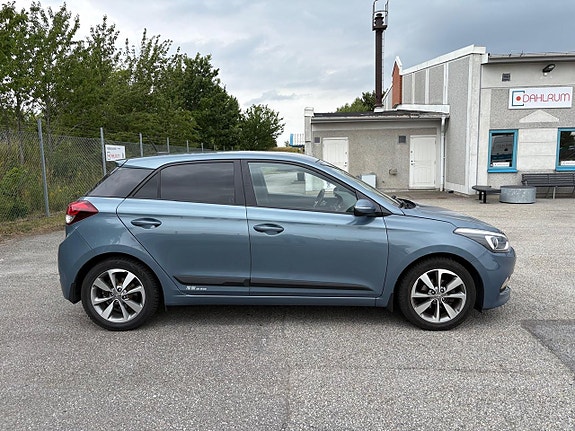 Hyundai i20 3 of 9