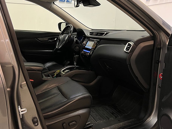 Nissan X-Trail 24 of 30