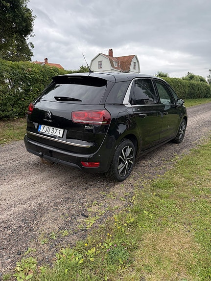 Citroen C4 Picasso 3 of 6