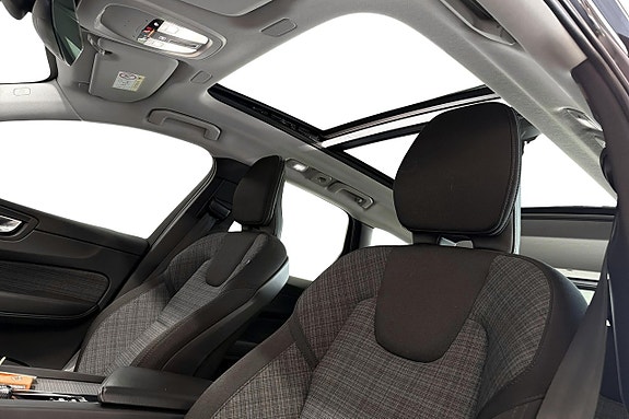 Volvo XC60 13 of 26