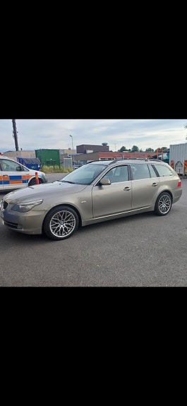 BMW 530d 2 of 5