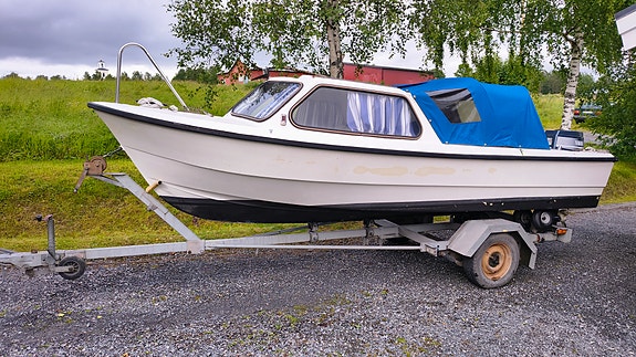 Rolig båt med trailer 3 of 5
