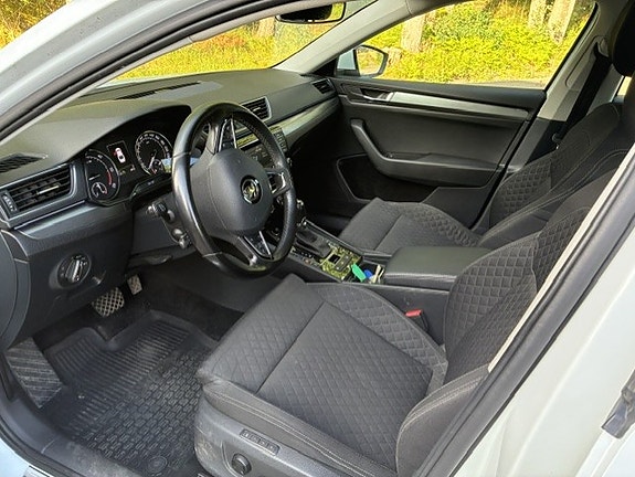 Skoda Superb 5 of 8