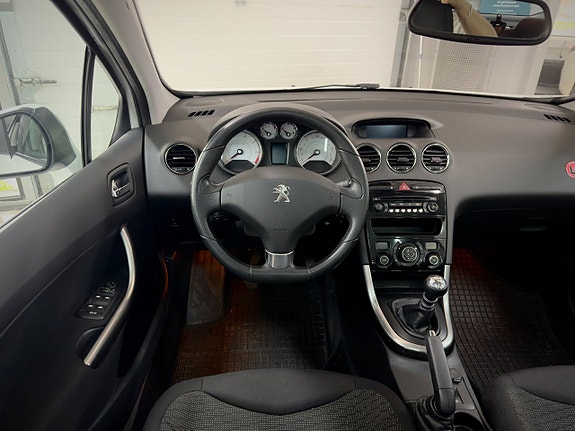 Peugeot 308 9 of 15