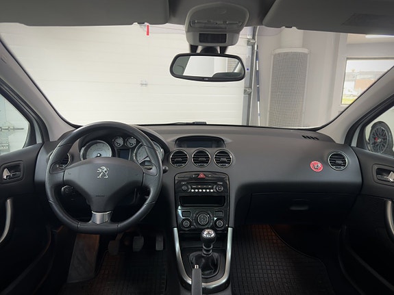 Peugeot 308 10 of 15