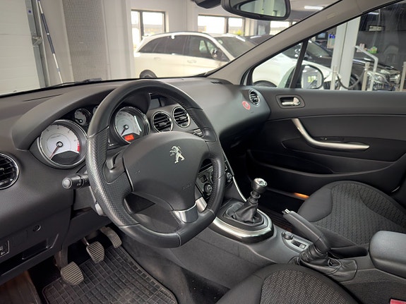 Peugeot 308 13 of 15